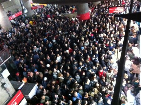 Metrô lotado