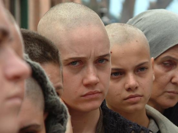 Camila Morgado e Milena Toscano também rasparam a cabeça para viver judias em campo de concentração nazista no filme Olga