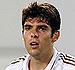 Sob desconfiança, Kaká comemora permanência no Real Madrid