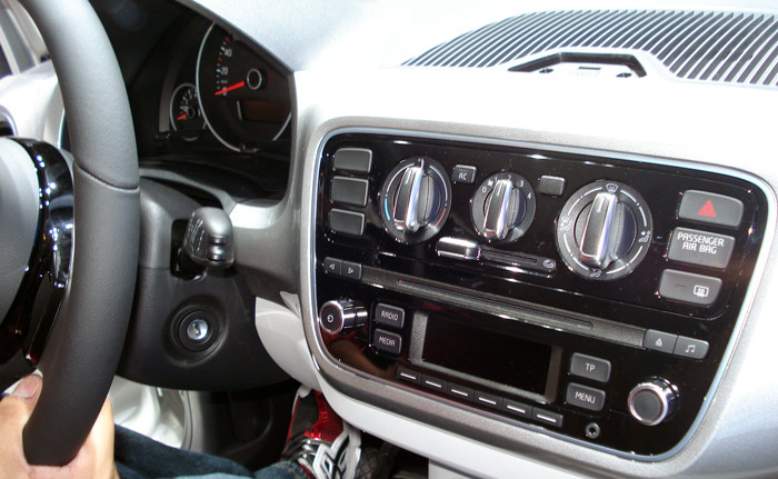 vw-up-4-g-20110914.jpg