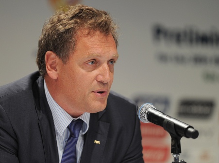 http://i2.r7.com/valcke-450x338.jpg