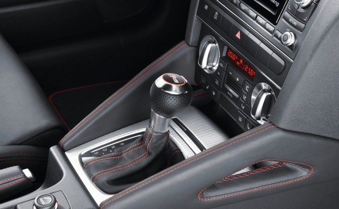 Para garantir que toda a potência do motor seja aproveitada da melhor forma possível, o Audi RS3 tem tração integral quattro e câmbio automatizado de dupla...