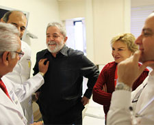 Médicos: câncer de Lula tem agressividade média