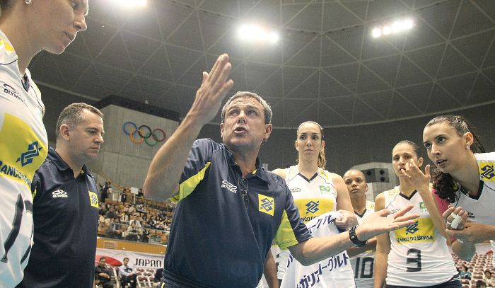 "Erramos demais", diz Fabiana, capit&atilde; do Brasil, ap&oacute;s derrota para ...