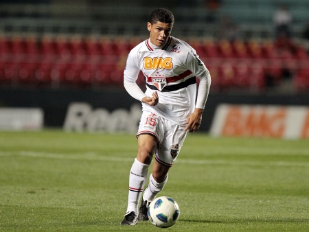 Denilson treina e pode defender S&atilde;o Paulo em cl&aacute;ssico - Futebol - R7