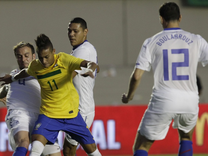 Logo em seguida, em 04 de junho,  veio a Holanda. Mesmo joganda em casa, no estádio Serra Dourada, em Goiás, e com Neymar em campo, a seleção decepcionou e...