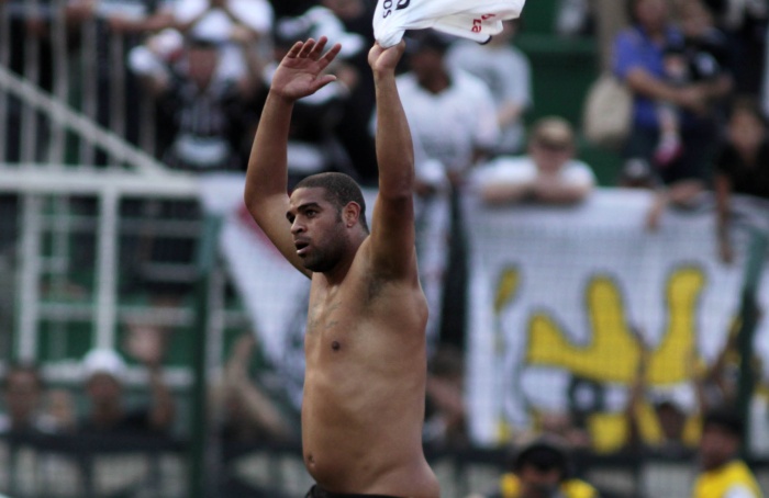 Adriano_Barriga_William Volcov_NewsFree_Gazeta_700