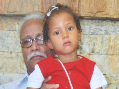 Menina violentada e morta pelo tio &eacute; enterrada em Santa Cruz - Rio ...