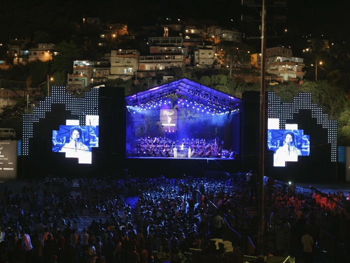 (Ernesto Carriço / Ag. O Dia) Orquestra no Alemão