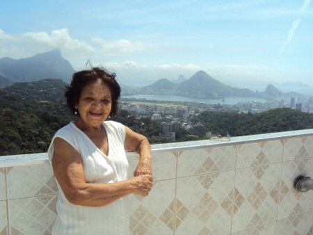 Moradores da Rocinha e Vidigal alugam suas casas para o Revelion 2012 Moradores da Rocinha e Vidigal alugam suas casas para o Revelion 2012