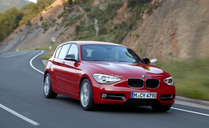 Modelo: novo BMW Série 1. Apresentação: janeiro. Participe: você vai comprar carro em 2012?