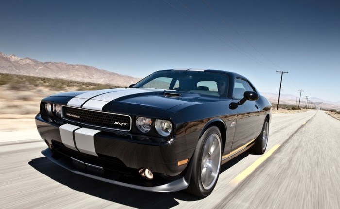 Modelo: Dodge Challenger. Apresentação: setembro. Participe: você vai comprar carro em 2012?