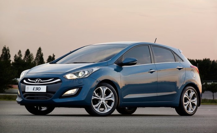Modelo: novo Hyundai i30. Apresentação: outubro. Participe: você vai comprar carro em 2012?
