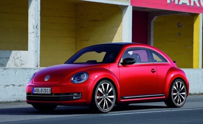 Modelo: Volkswagen Beetle. Apresentação: outubro. Participe: você vai comprar carro em 2012?