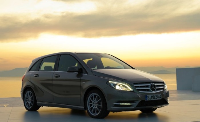 Modelo: novo Mercedes-Benz Classe B. Apresentação: outubro. Participe: você vai comprar carro em 2012?