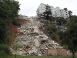 Prédio condenado desaba no bairro do Buritis