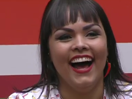 Analice gosta de usar um chicote entre quatro paredes