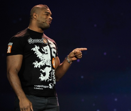 Overeem_Getty_01012012%20(450).jpg