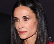 Chamada de socorro para a estrela Demi Moore vaza na rede. Ouça