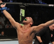 Renan 'Barão' luta contra americano no UFC em busca do sonho da vida
