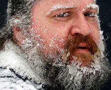 Marko Djurica/Reuters Onda de frio mata quase 140 pessoas na Europa e deixa milhares isolados