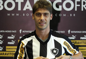 Fellype Gabriel reencontra Oswaldo de Oliveira no Botafogo
