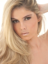 Divulgação Bárbara Evans odeia uma parte de seu corpo