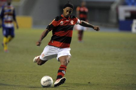 Ronaldinho pênalti 450