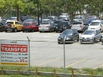 Com fiscalização precária, novo estacionamento de Guarulhos fica vazio