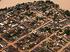 Nível do Rio Acre sobe <br>e deixa quase 7 mil pessoas desabrigadas