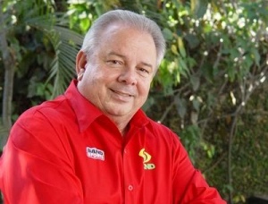 Afastado da Band, Luciano do Valle se recupera de um AVC. Leia mais