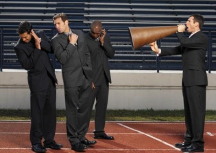 Consultor explica como agir quando um chefe novo não gostar de você