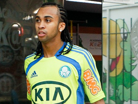 Cobiçado no mercado, Wesley, do Palmeiras, tem negociação avançada com  clube brasileiro