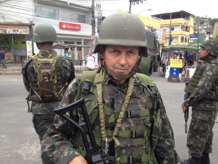 comandante da força de pacificação - 10.03.2012