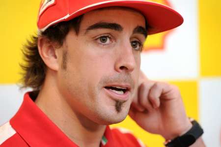 Fernando Alonso largará apenas em 12º na Austrália (William West/AFP) Fernando alonso 450