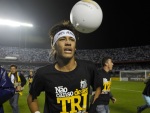 Título, roubo de brinco, derrota na Libertadores e tatuagem. Veja os altos e baixos da semana de Neymar