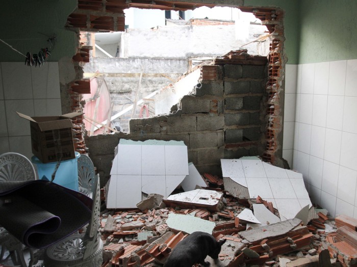 Veja como ficou a casa que explodiu na zona leste - Not&iacute;cias - R7.com