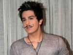 Confira como os gatos teens ficariam com bigodes