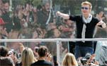 Michel Teló agita público no Festival de Cannes