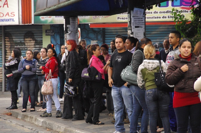 Motoristas de ônibus fazem greve em Osasco