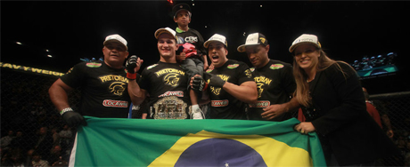 Cigano atropela Frank Mir e mantém cinturão dos pesados