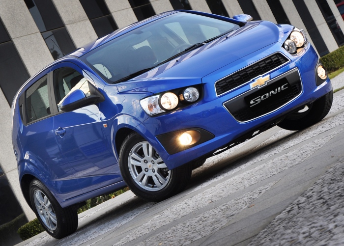 Test- drive: novo Chevrolet Sonic tenta ser o GM descolado - Carros ...
