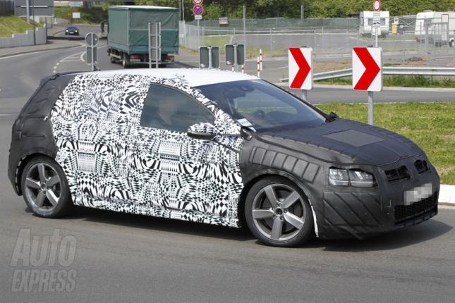 Reprodução/Auto Express O presidente da VW no Brasil, Thomas Schmall, já afirmou que a sétima geração do Golf chegará ao País até 2014. Vale lembrar que, por aqui, o hatch ainda é...