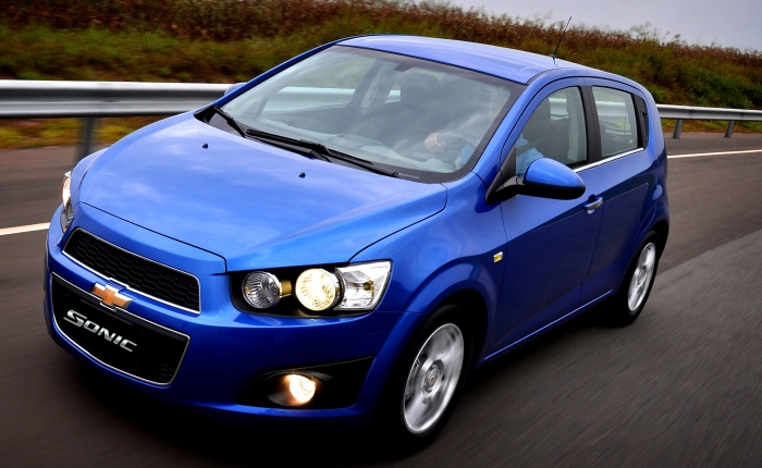 Chevrolet Sonic Effect é o carro do rolezinho - Notícias - R7 Carros