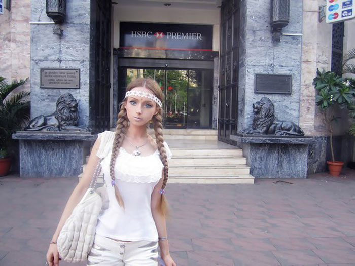 Barbie ucraniana alerta contra imita&ccedil;&otilde;es - Foto 7 - Esquisitices - R7