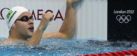 Thiago Pereira bate Michael Phelps e fica com a prata em Londres 2012