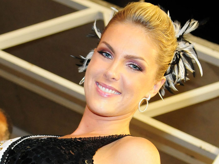 ana hickmann