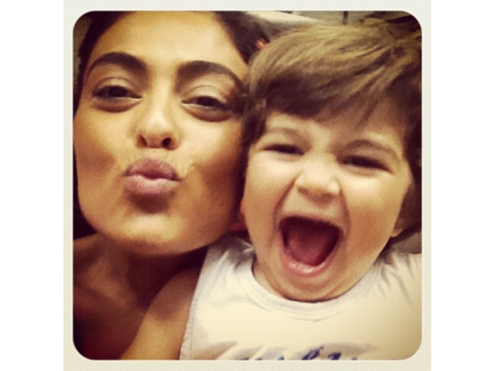 Que fofura! Pedro se diverte com a mam&atilde;e Juliana Paes - Famosos ...