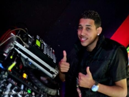 DJ