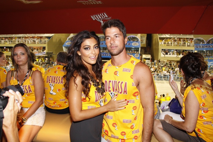 Alianca De Casamento De Juliana Paes Marido De Juliana Paes Nega Crise No Casamento Famosos E Tv R7